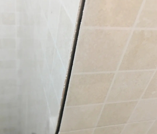 分宜瓷砖空鼓维修公司分享阳台瓷砖脱落的修复过程可以分为以下几个步骤