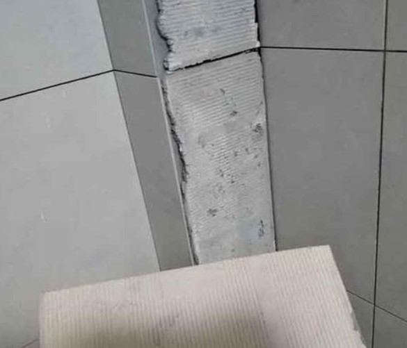 分宜瓷砖空鼓维修公司分享下厨房瓷砖脱落的补救措施。
